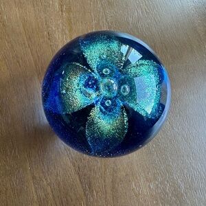 Beautiful Paperweight Ball GES 99